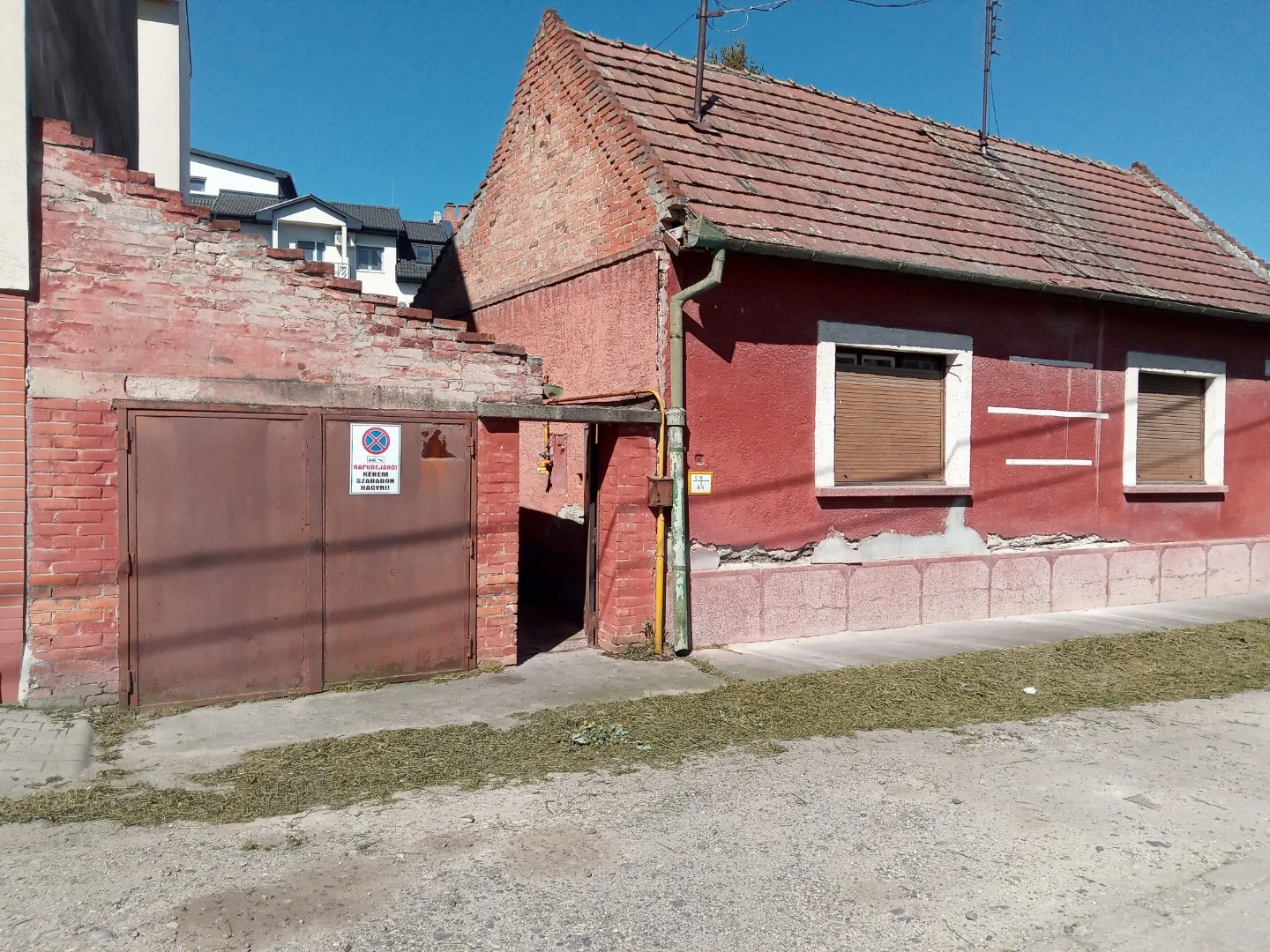 Eladó családi ház Szolnok Aradi