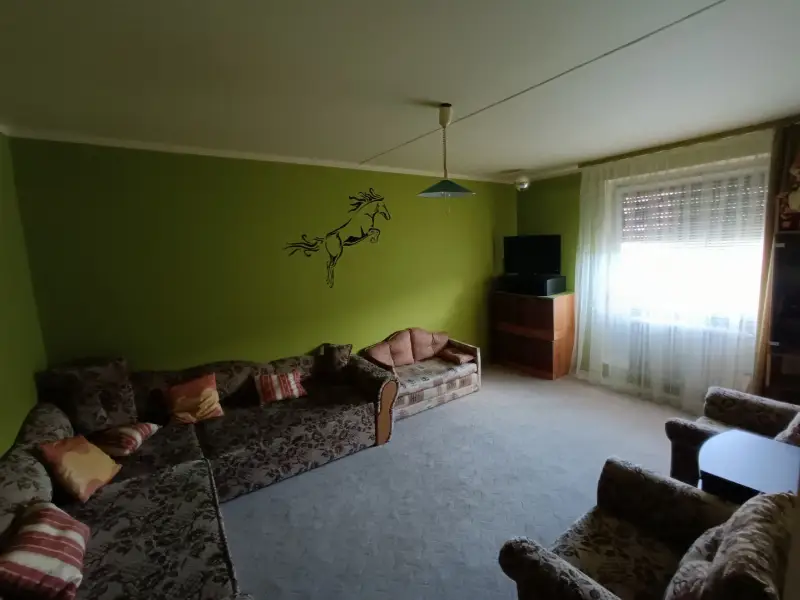 Eladó panel lakás Komló Hegyhát utca