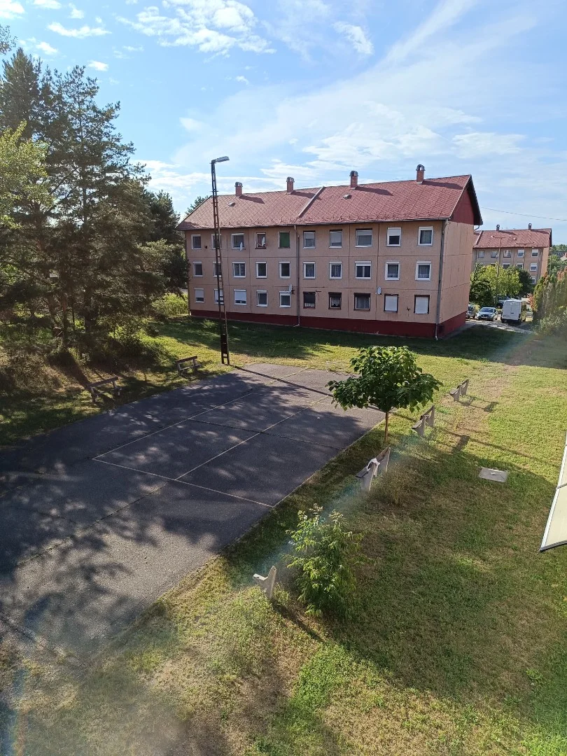 Eladó panel lakás Bakonyszentlászló Fenyves utca - Kép 12
