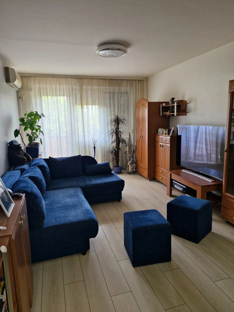 Eladó panel lakás Győr Erfurti út