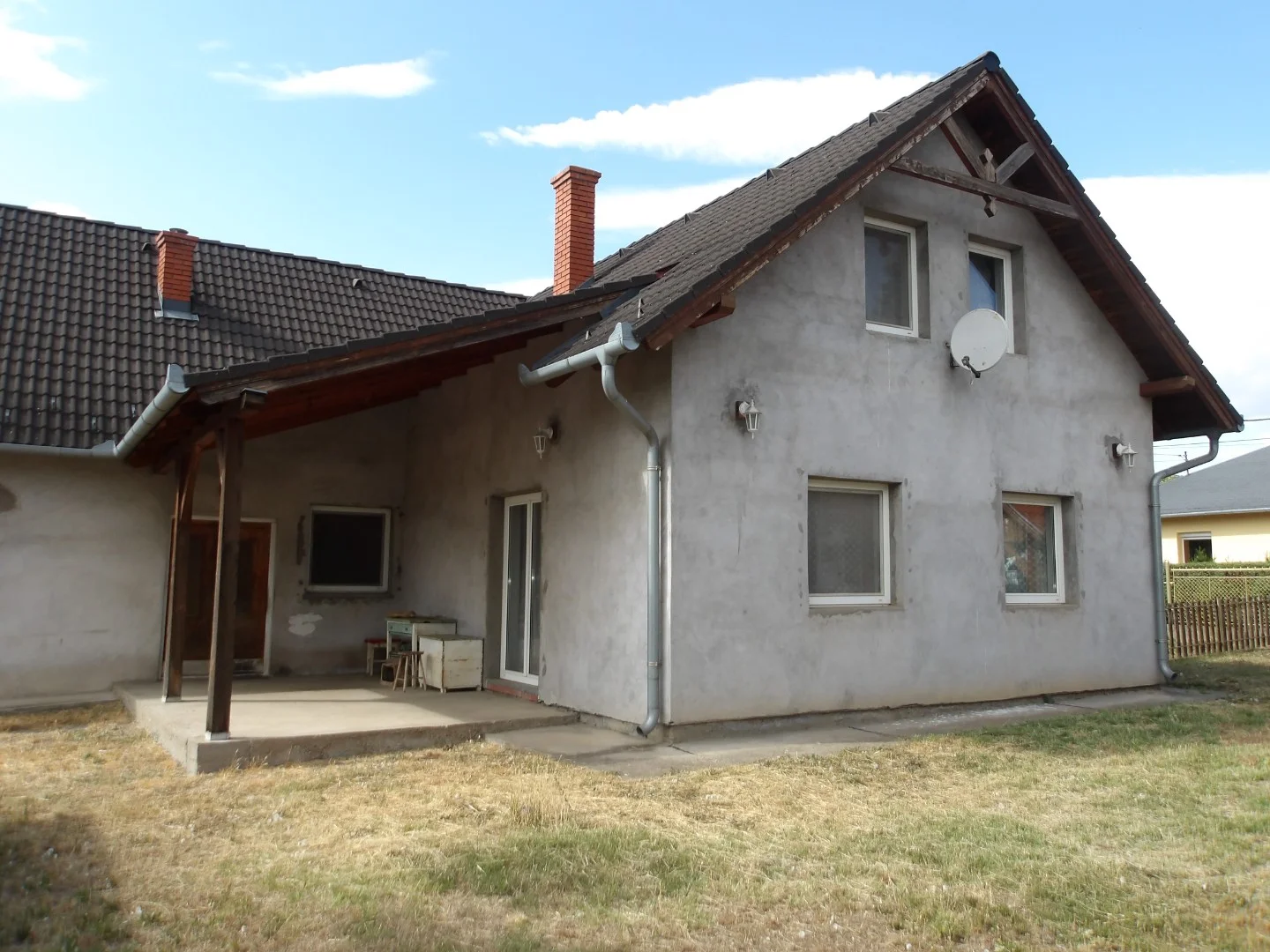 Eladó családi ház Nagyvenyim Árpád utca - Kép 2