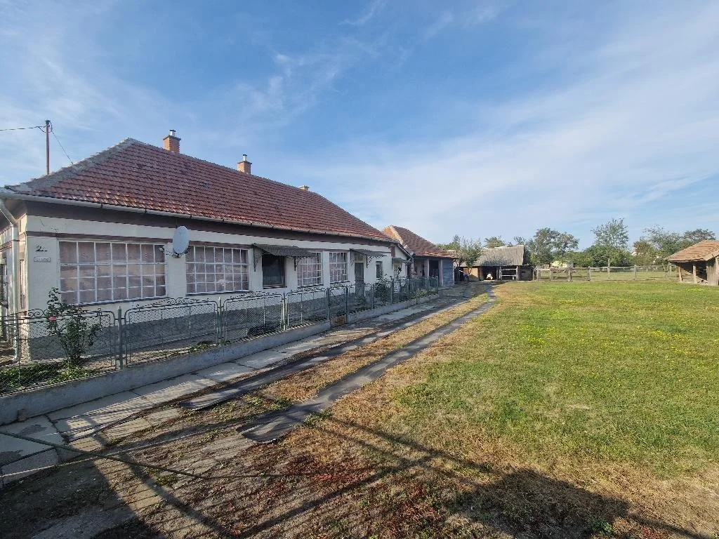 Eladó családi ház Poroszló Zsámba köz - Kép 2