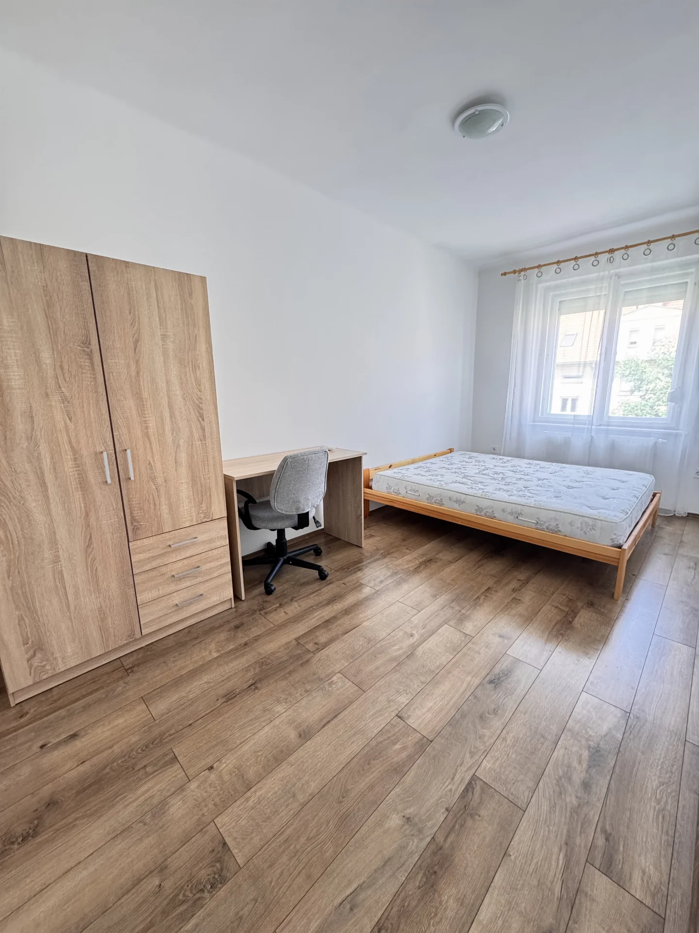 Kiadó lakás Pécs Móricz Zsigmond tér 1 - Kép 2