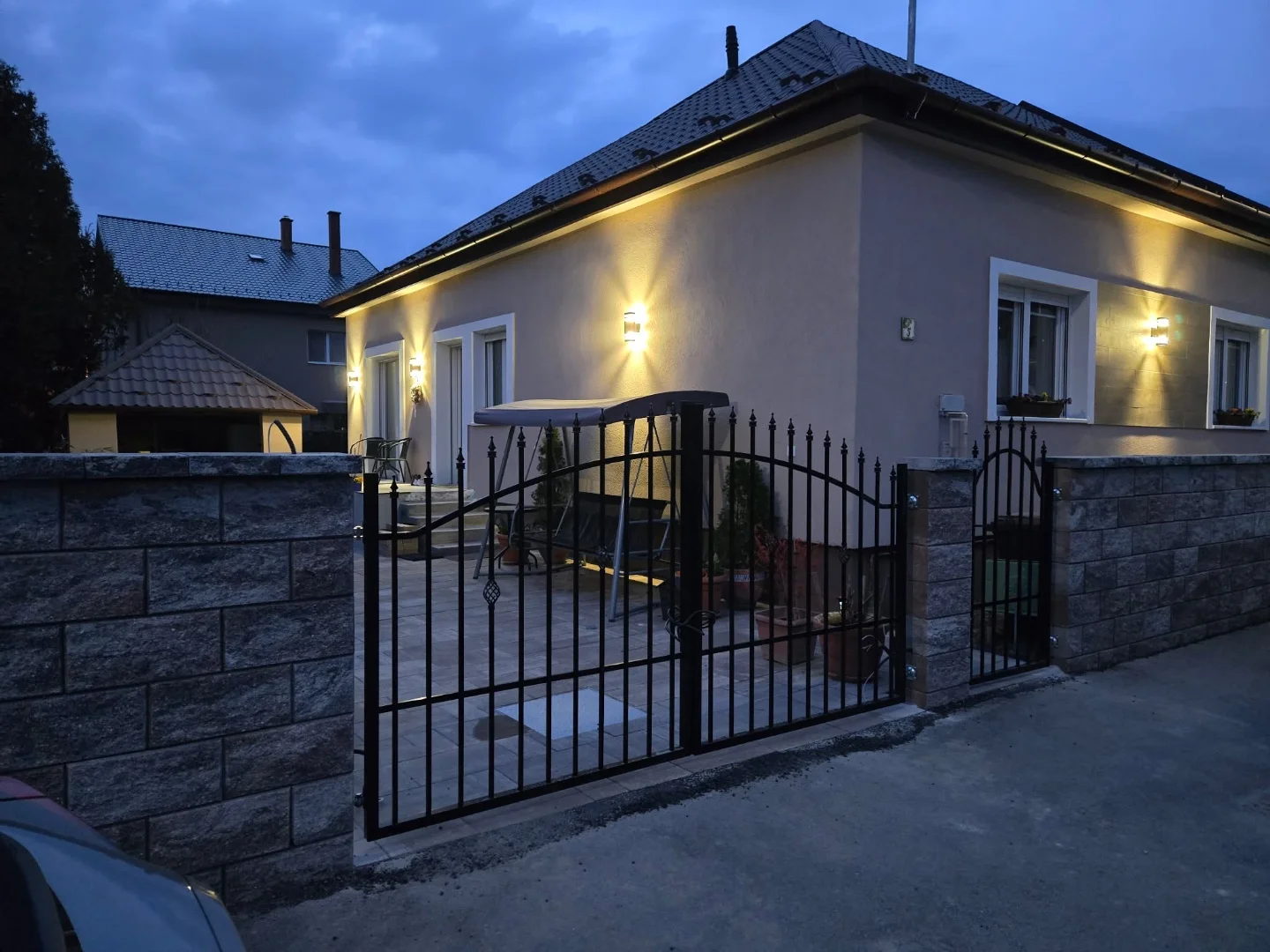 Eladó családi ház Győr - Kép 2