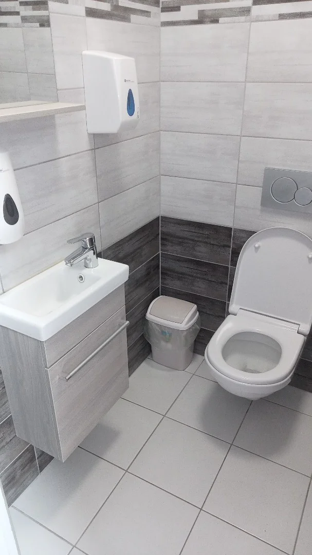 Kiadó iroda iroda / üzlet / kereskedelmi / szolgáltató Pécs Őz utca - Kép 5