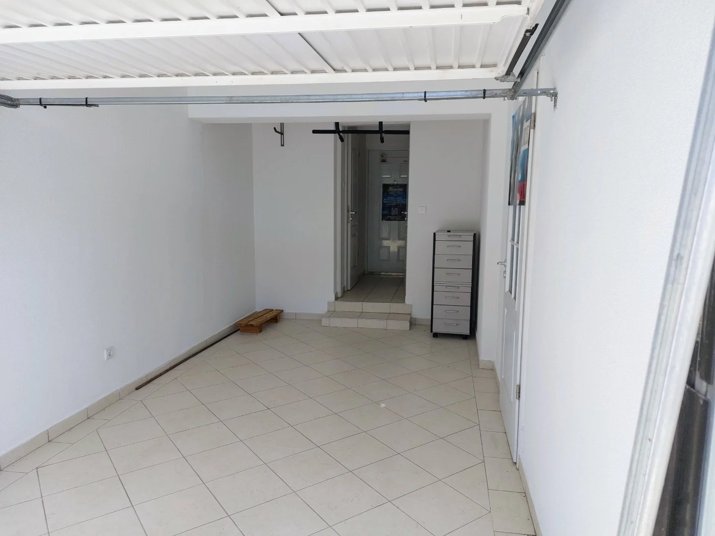 Kiadó garázs garázs / beálló Debrecen kishegyesi út - Kép 4