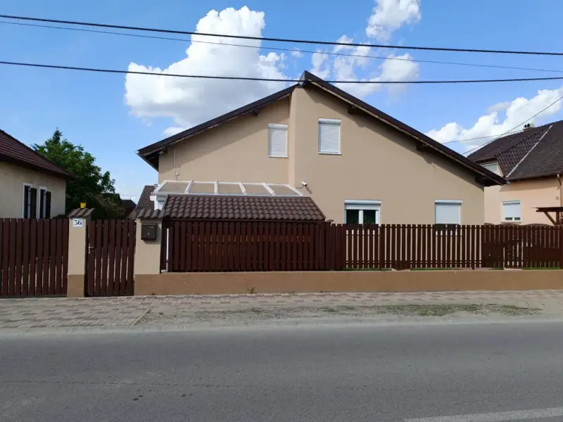 Eladó családi ház Dunakeszi