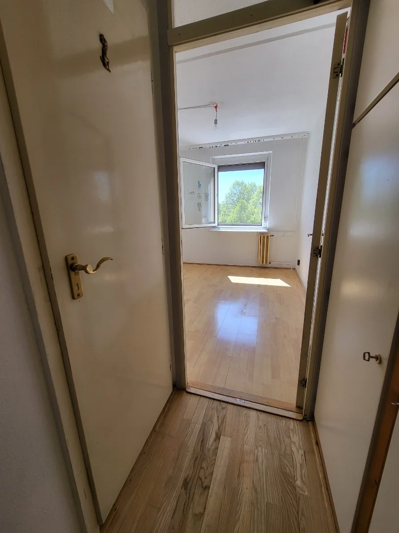 Eladó panel lakás Ajka Deák F. utca - Kép 4