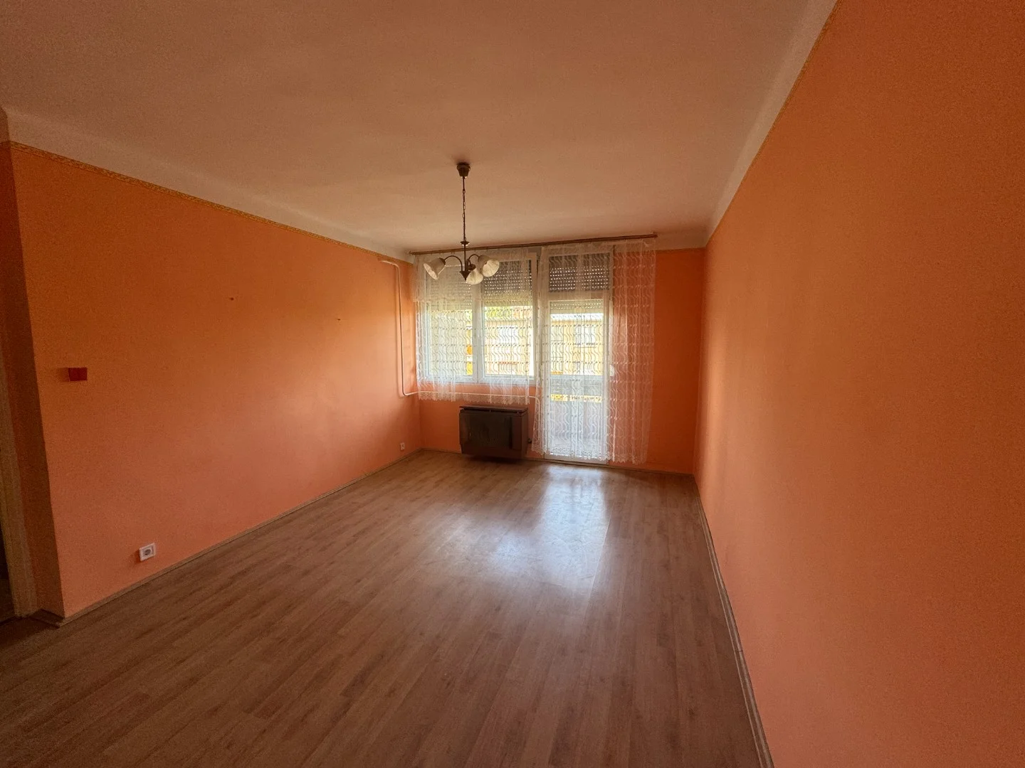 Eladó panel lakás Martfű Munkácsy út