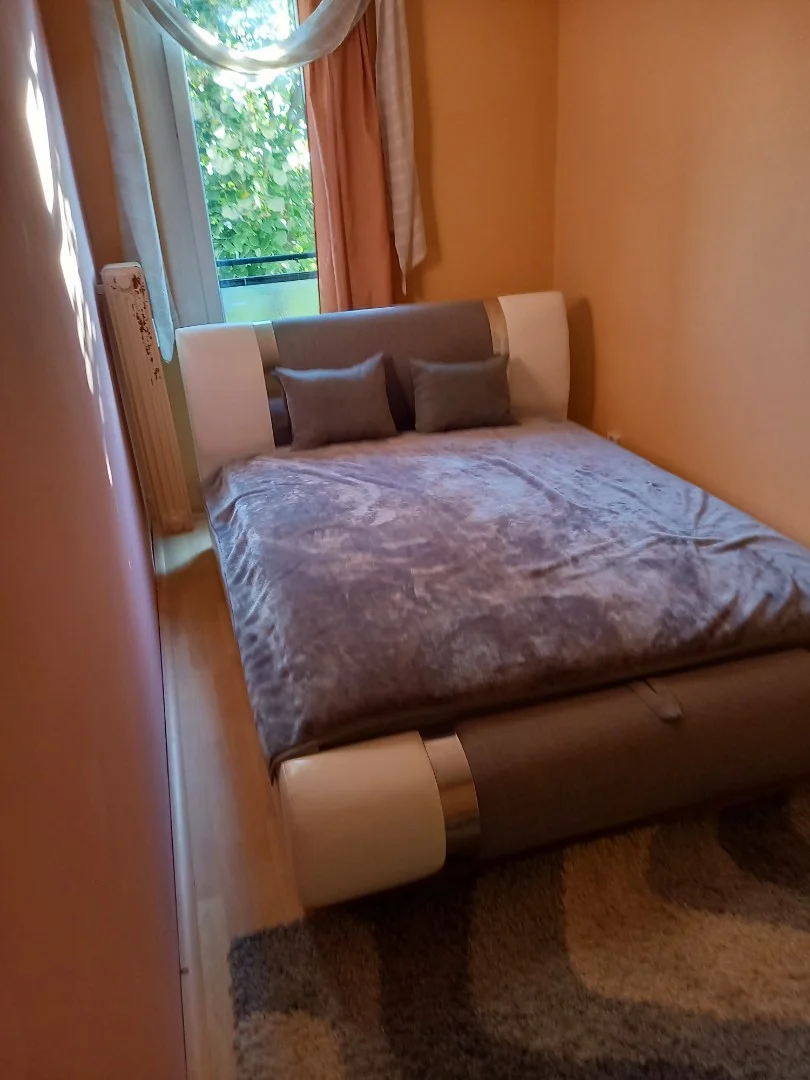 Kiadó panel lakás Pécs Gosztonyi Gyula út - Kép 2