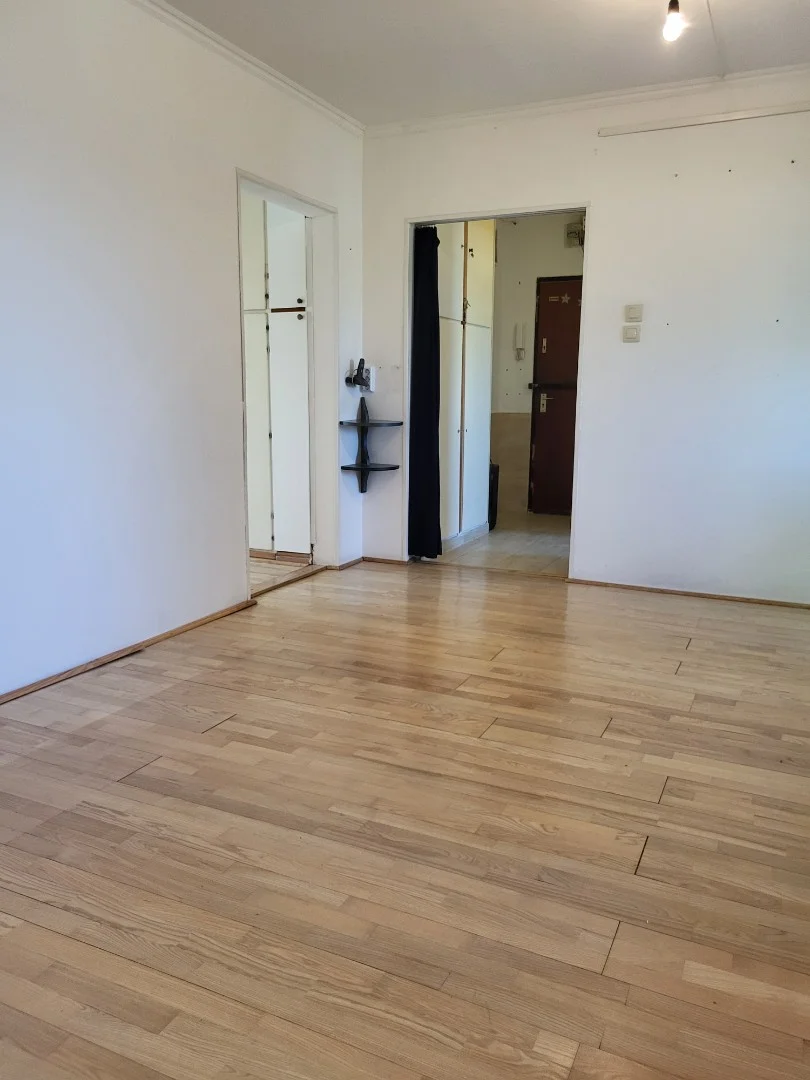 Eladó panel lakás Ajka Deák F. utca - Kép 3