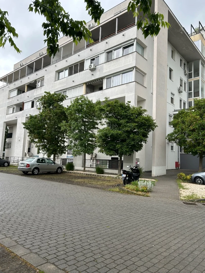 Eladó tégla lakás Pécs Fellbach