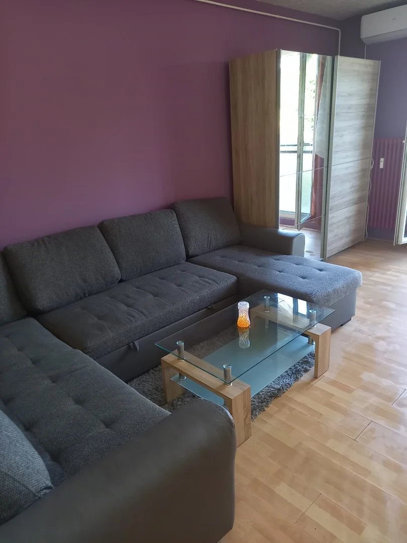 Kiadó panel lakás Pécs Gosztonyi Gyula út