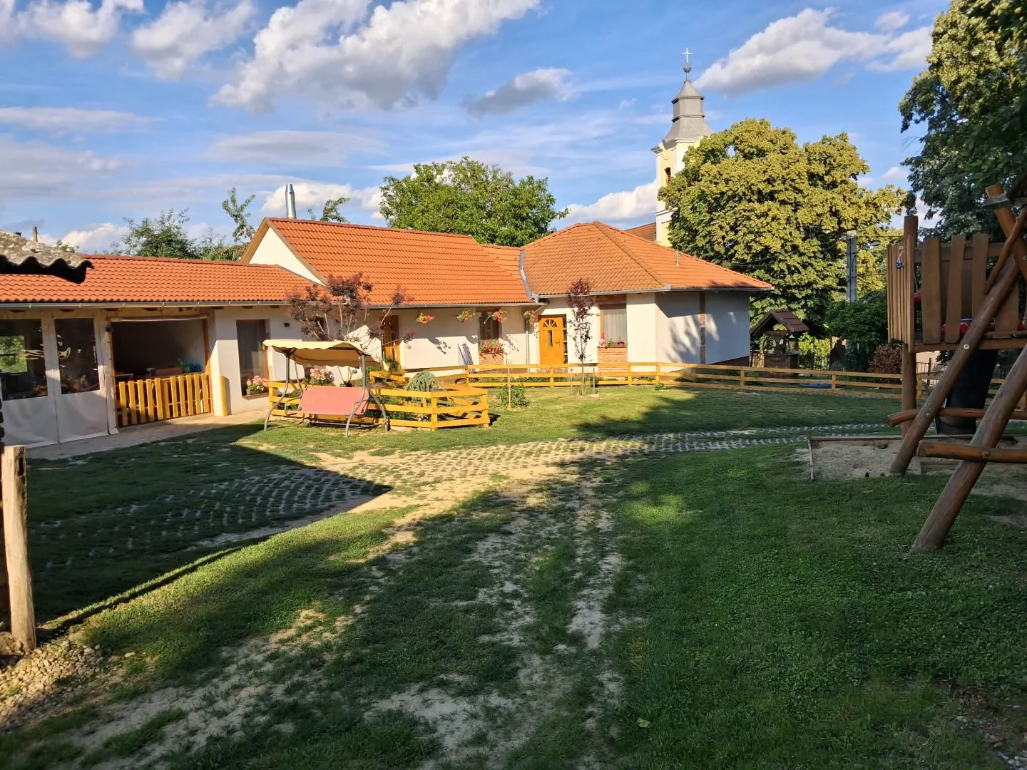 Eladó családi ház Osztopán Szabadság tér