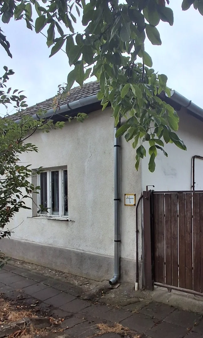 Eladó családi ház Szeged Titeli utca - Kép 2