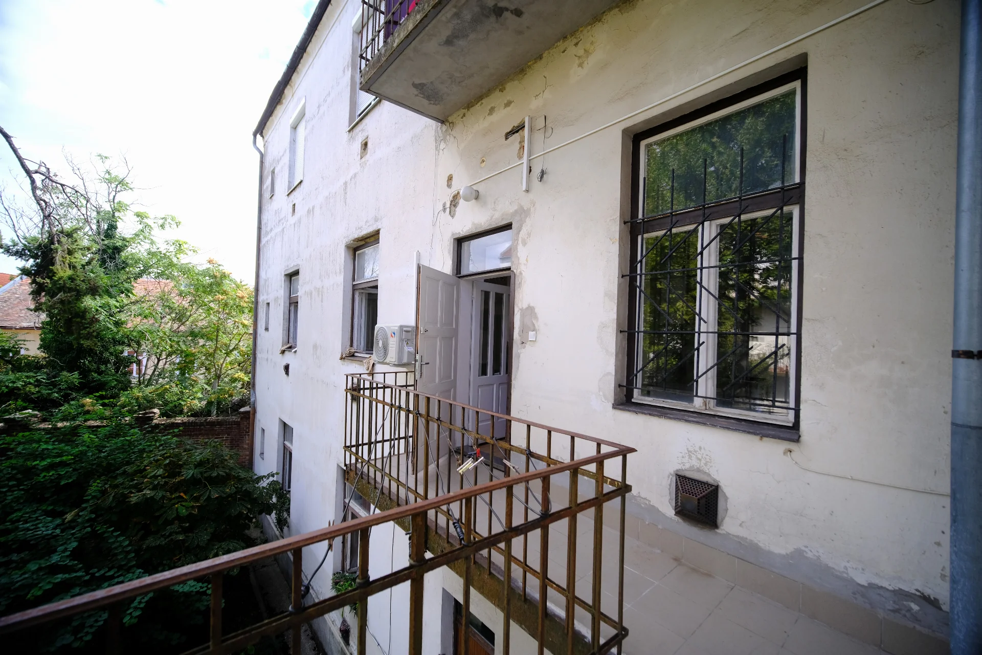 Eladó lakás Pécs - Kép 8