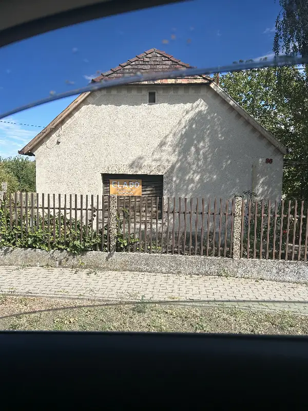 Eladó ház Felcsút Fő út