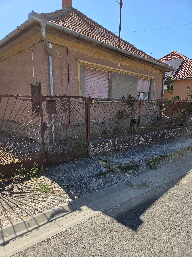 Eladó családi ház Péteri - Kép 2
