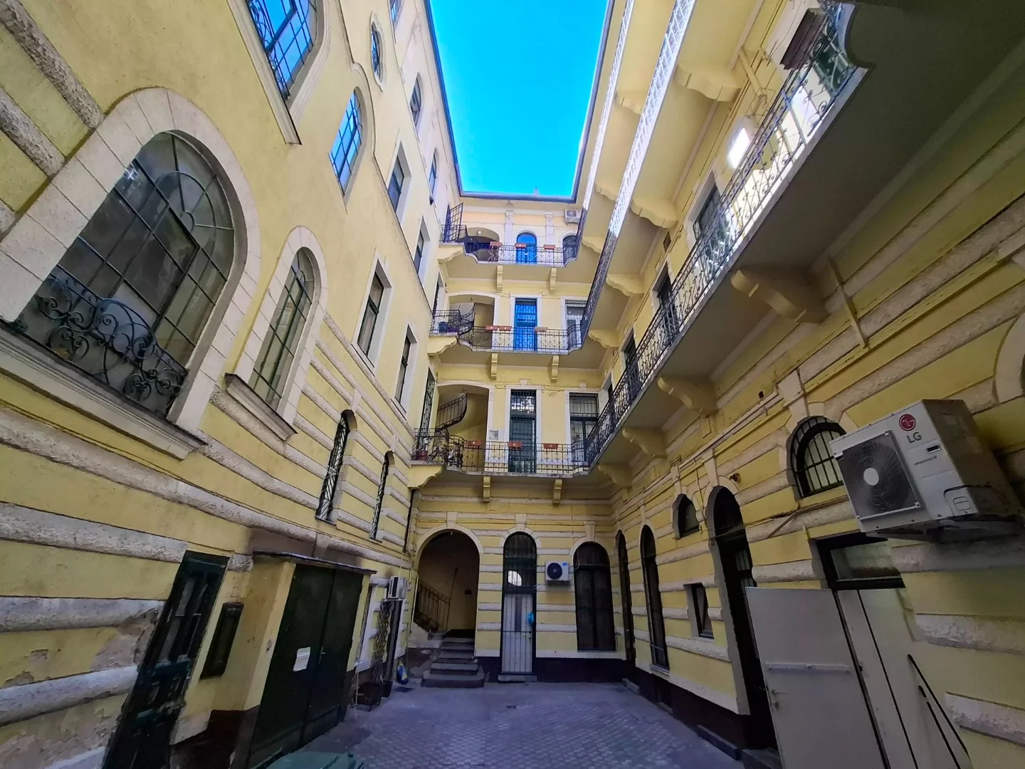 Eladó tégla lakás Budapest 08. ker. Baross - Kép 10