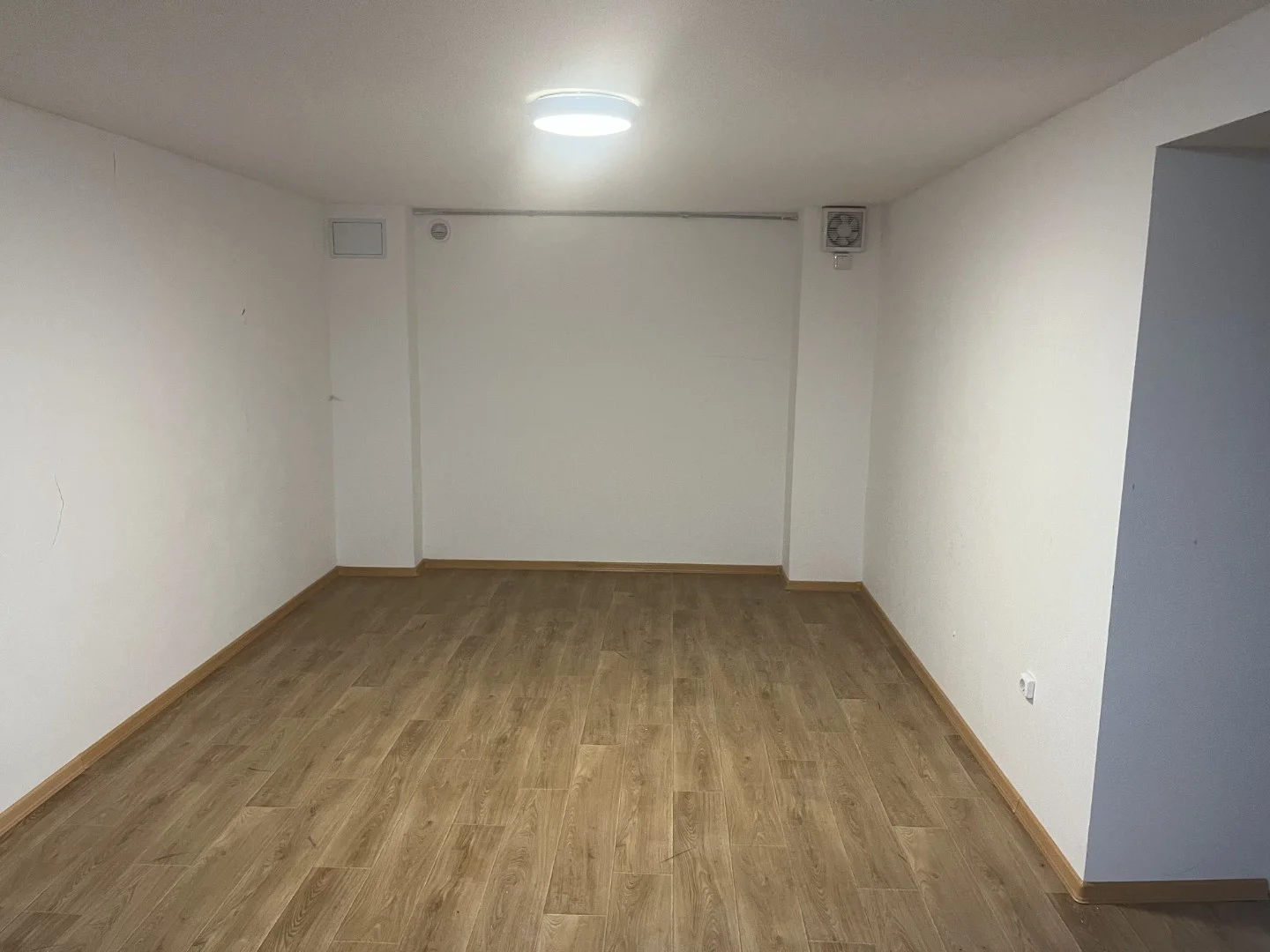 Kiadó raktár ipari / raktár Budapest 21. ker. Varrógépgyár utca - Kép 3