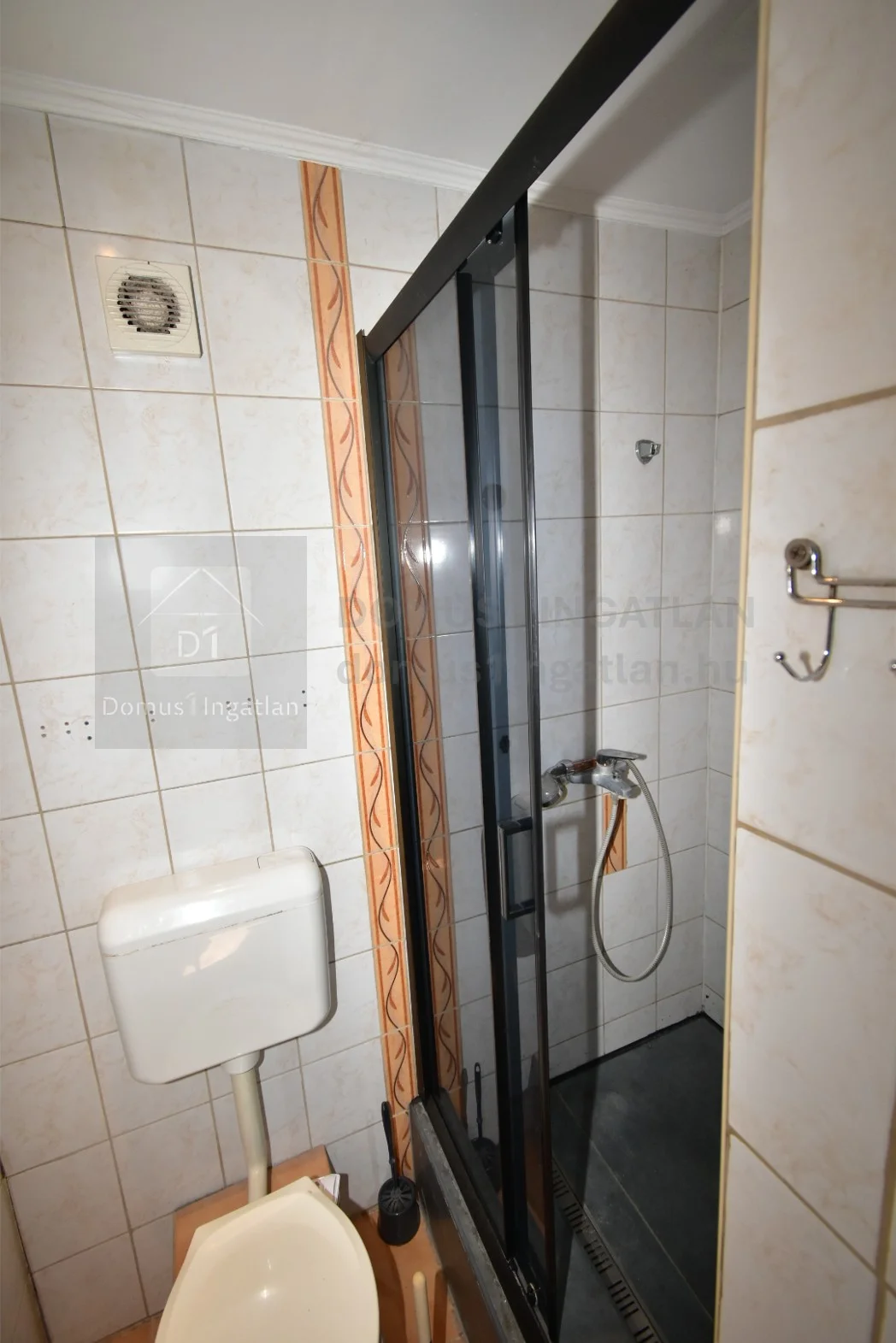 Eladó nyaraló / üdülő Sé Parkerdő - Kép 7