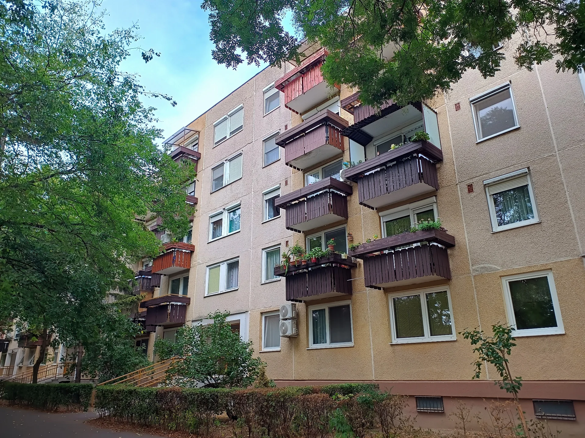 Eladó lakás Debrecen István