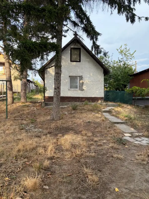 Eladó hétvégi ház nyaraló / üdülő Biatorbágy Kadarka