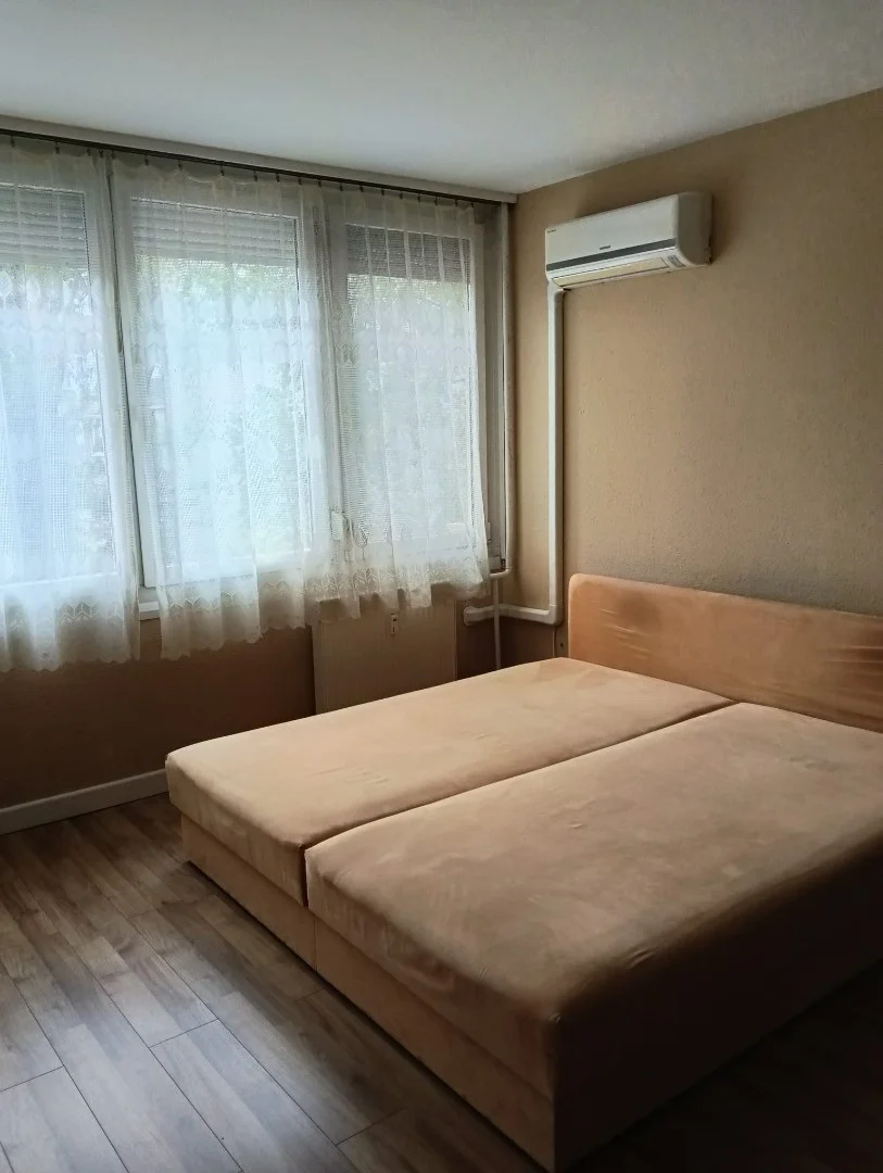 Kiadó panel lakás Gödöllő Palota-kert