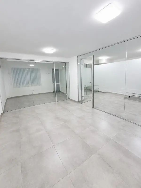 Eladó üzlet iroda / üzlet / kereskedelmi / szolgáltató Budapest 13. ker. Vág utca