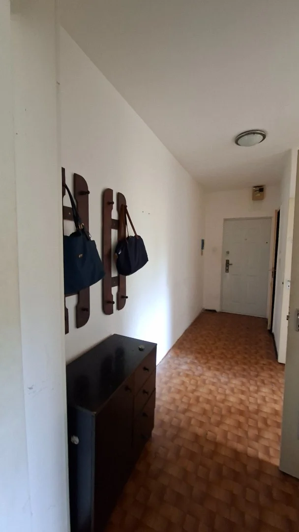 Eladó panel lakás Komló Körtvélyes