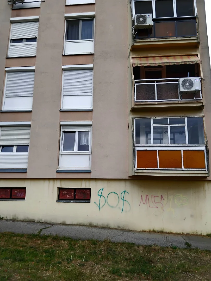 Eladó panel lakás Pécs Kis-Réti