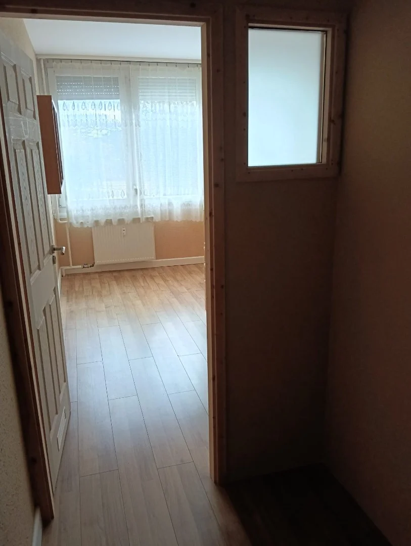Kiadó panel lakás Gödöllő Palota-kert - Kép 6