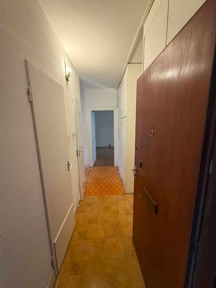 Eladó lakás Dunaújváros - Kép 8