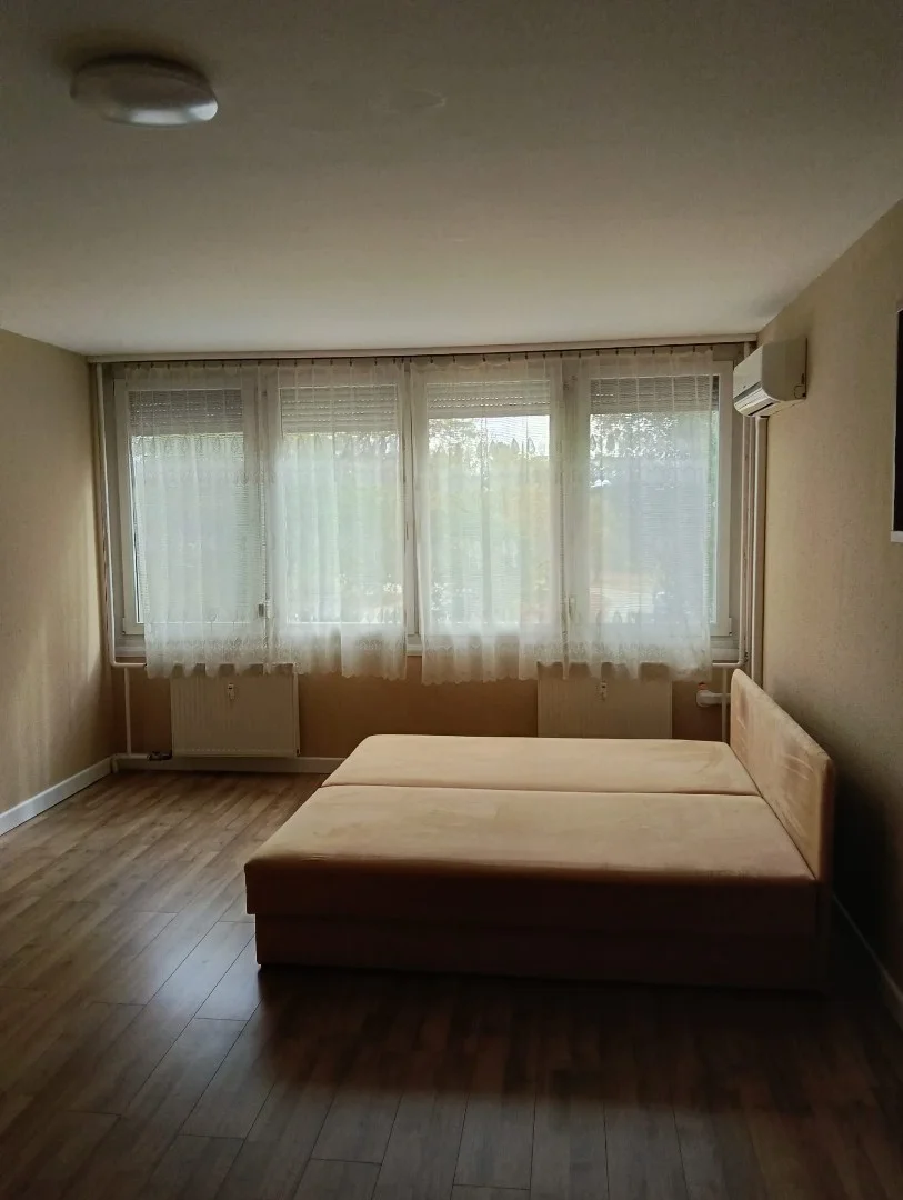 Kiadó panel lakás Gödöllő Palota-kert - Kép 2